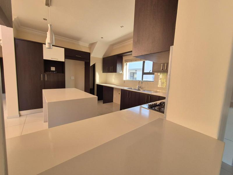 To Let 3 Bedroom Property for Rent in Bloubergrant Western Cape